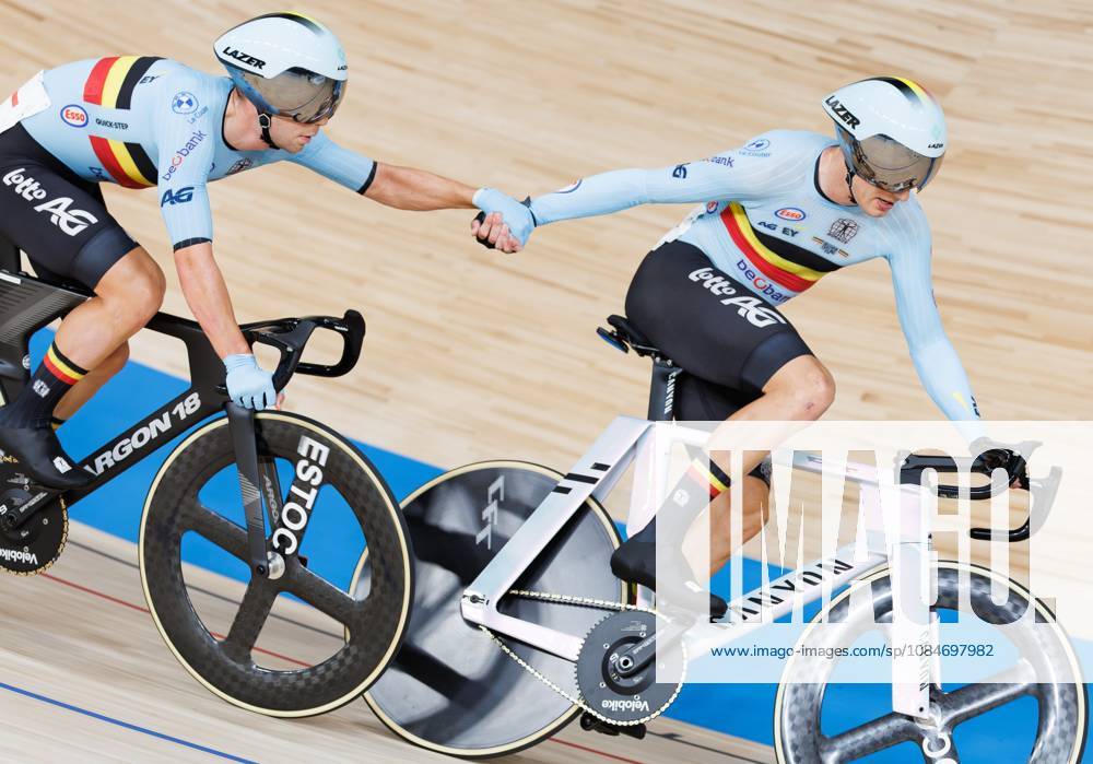 Belgian Fabio Van den Bossche and Belgian Lindsay De Vylder pictured in action during the Madison event at the UCI Track cycling, Rad, Radsport, Bahnrad, Bahn World Championships in Shanghai, China on Sunday 18 October 2026. The worlds are taking place from 14 to 18 October 2026. BENOITxDOPPAGNE x190185659x