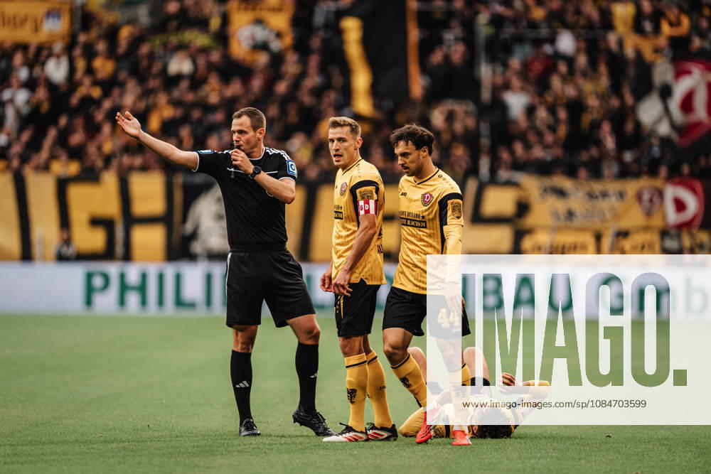 In the photo: Foul on Ben Bobzien 20, SG Dynamo Dresden; Free kick for SG Dynamo Dresden 18, October 10, 2026; SG Dynamo Dresden vs. 1. FC Magdeburg; Bundesliga Matchday 8; Soccer; Germany; Dresden; Rudolf Harbig Stadium