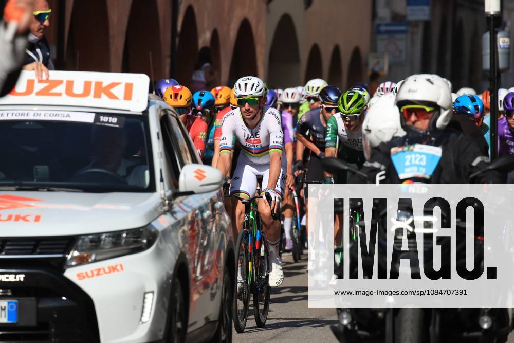 Veneto Classic - UCI Cycling race Pierre Teyssot MAXPPP ; Veneto Classic - UCI Cycling race . Cittadella, Italy on October 18, 2026. World Champion Brandon McNulty of United States and UAE Team Emirates - XRG in the pack at the start. Pierre Teyssot Maxppp Cittadella Veneto Italy