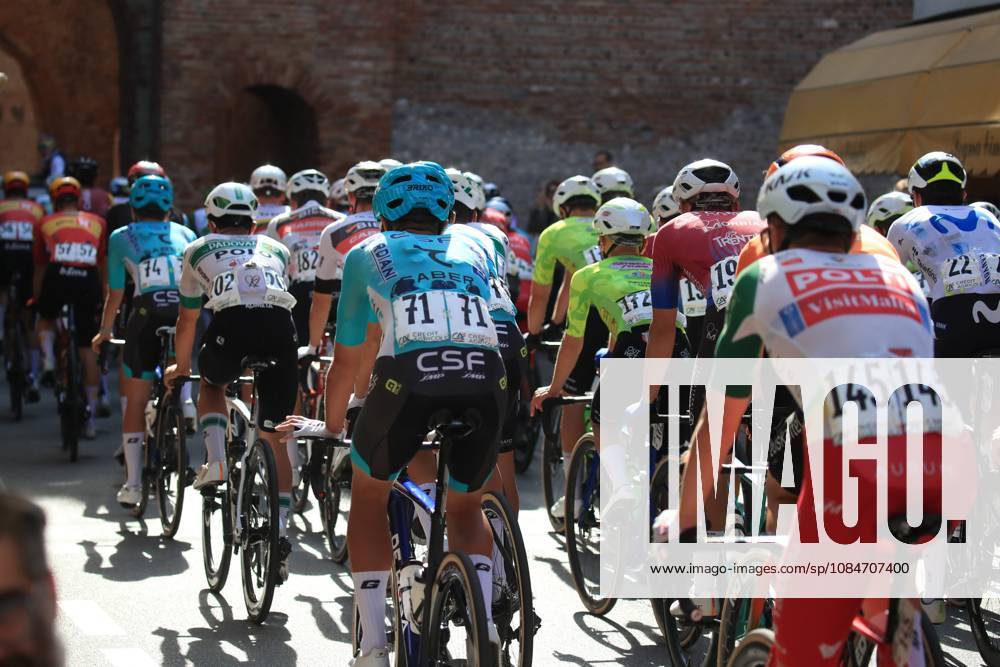 Veneto Classic - UCI Cycling race Pierre Teyssot MAXPPP ; Veneto Classic - UCI Cycling race . Cittadella, Italy on October 18, 2026. The peloton leaving the city Pierre Teyssot Maxppp Cittadella Veneto Italy