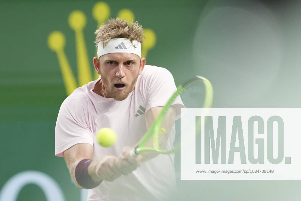 (261018) -- SHANGHAI, Oct. 18, 2026 -- Alejandro Davidovich Fokina of Spain hits a return during the men s singles final match against Rafael Jodar of Spain at the 2026 ATP, Tennis Herren tour Shanghai Masters tennis tournament in Shanghai, China, Oct. 18, 2026. ) (SP)CHINA-SHANGHAI-TENNIS-SHANGHAI MASTERS-MEN S SINGLES (CN) WangxXiang
