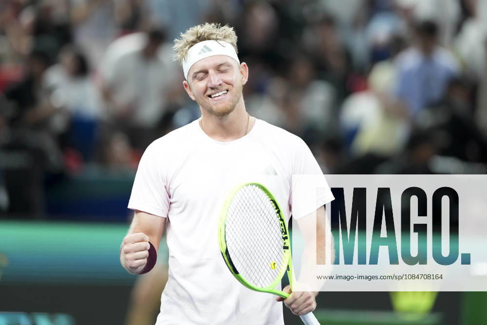 (261018) -- SHANGHAI, Oct. 18, 2026 -- Alejandro Davidovich Fokina of Spain celebrates after the men s singles final match against Rafael Jodar of Spain at the 2026 ATP, Tennis Herren tour Shanghai Masters tennis tournament in Shanghai, China, Oct. 18, 2026. ) (SP)CHINA-SHANGHAI-TENNIS-SHANGHAI MASTERS-MEN S SINGLES (CN) WangxXiang
