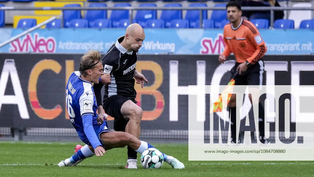 V li Luis Engelns TSG II, 16, Alem Japaur Verl, 9, tackle, game scene, duel, tackle, tackling, dynamism, action, 10 18 2026, Sinsheim, Germany, soccer, 3rd Division, TSG 1899 Hoffenheim II vs. SC Verl, DFB and DFL regulations prohibit any use of photographs as image sequences and or quasi-video