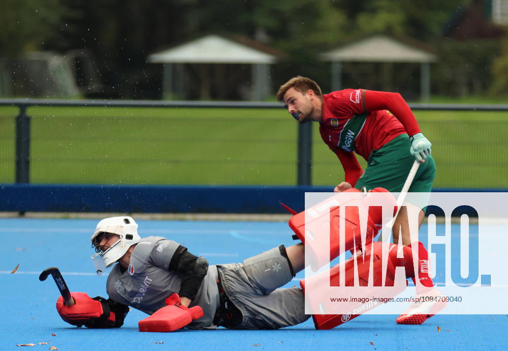 Men s Field Hockey Bundesliga: Justus Weigand of the Hamburger Polo Club beats MHC goalkeeper Florian Simon to make it 1–0