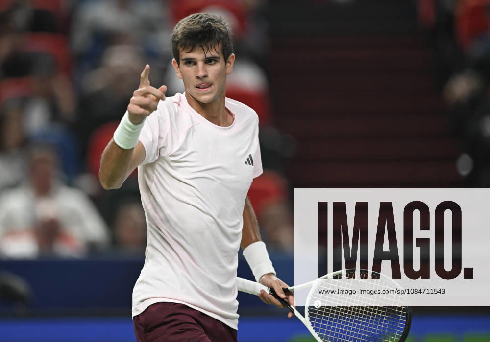 (261018) -- SHANGHAI, Oct. 18, 2026 -- Rafael Jodar of Spain reacts during the men s singles final match against Alejandro Davidovich Fokina of Spain at the 2026 ATP, Tennis Herren tour Shanghai Masters tennis tournament in Shanghai, China, Oct. 18, 2026. ) (SP)CHINA-SHANGHAI-TENNIS-SHANGHAI MASTERS-MEN S SINGLES (CN) ChenxHaoming