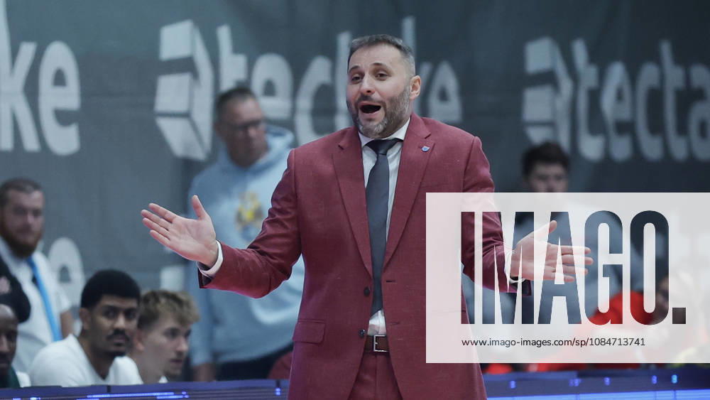 Pictured: Head Coach Vladimir Jovanovic of SYNTAINICS MBC looks on in amazement, October 18, 2026, Fitness First Würzburg Baskets vs. SYNTAINICS MBC, Netto BBL Cup, Round of 16, Germany, 97072, tectake Arena Würzburg,