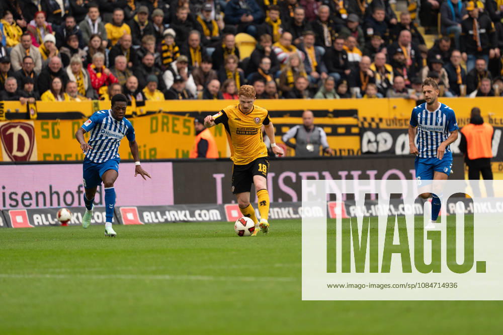 Pictured: Robert Wagner, 18, of SG Dynamo Dresden, on the ball, October 10, 2026; SG Dynamo Dresden vs. 1. FC Magdeburg, Bundesliga Matchday 8, Soccer, Germany, Dresden, Rudolf Harbig Stadium
