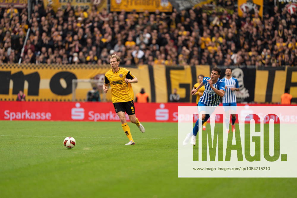 Pictured: Vincent Vermeij (No. 9) in action, SG Dynamo Dresden 18–10 2026, SG Dynamo Dresden vs. 1. FC Magdeburg, Bundesliga Matchday 8, Soccer, Germany, Dresden, Rudolf Harbig Stadium