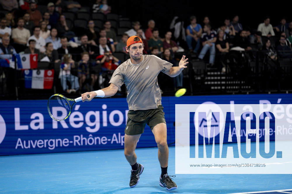 TENNIS : ATP, Tennis Herren 250 - Grand Tennis AURA - Decines (France) 18 10 2026 Valentin ROYER (FRA) vs Clement TABUR (FRA) during the qualifying tournament of the Auvergne Rhône-Alpes Grand Prix at the LDLC Arena in Décines on October 18, 2026. Photo Sandrine Thesillat PsNewZ