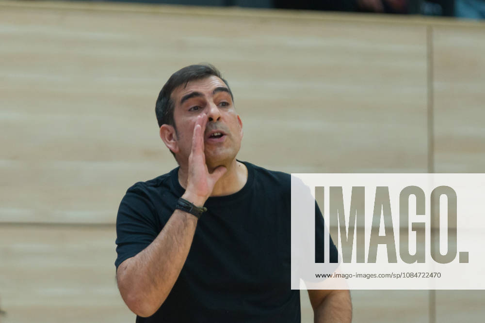Jose Araujo Marburg, Head Coach, halfit Lions vs. BC Marburg Blue Dolphins, Women s Basketball, 1st Bundesliga, DBBL, Matchday 3 of the 2026–27 season, October 18, 2026, SWH Arena, Saxony-Anhalt, Germany