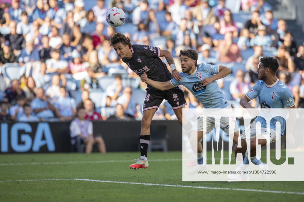 La Liga: EA Sports RC Celta vs. Deportivo Alavés. Nahuel Tenaglia of Alavés during Matchday 9: RC Celta vs. Deportivo Alavés on October 18, 2026, at Abanca Balaidos Stadium, Vigo, Spain