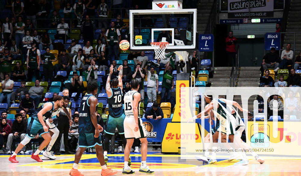 BBL Basketball Cup, Frankfurt Skyliners vs. VET Concept Gladiators Trier, Judah Mintz, Fraport Skyliners Frankfurt, Shot, Frankfurt am Main