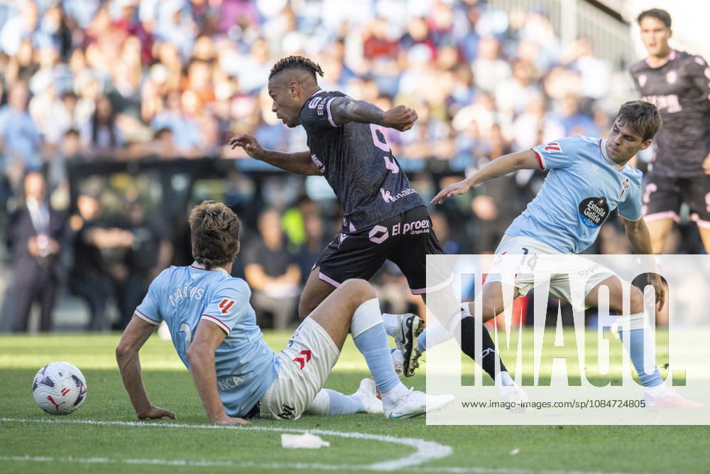 ESP LaLiga EA Sports Celta Deportivo Alavés Mariano Díaz Mejía of Alavés during Matchday 9: RC Celta vs. Deportivo Alavés on October 18, 2026, at Abanca Balaidos Stadium, Vigo, Spain