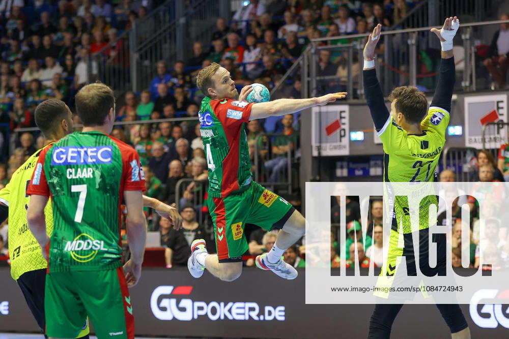 Handball Opel HBL SC Magdeburg vs. TVB Stuttgart, from left: Omar Ingi Magnusson (Magdeburg), 14 shots on goal, goal scorers, scores a goal, goal, scores the goal (Magdeburg)