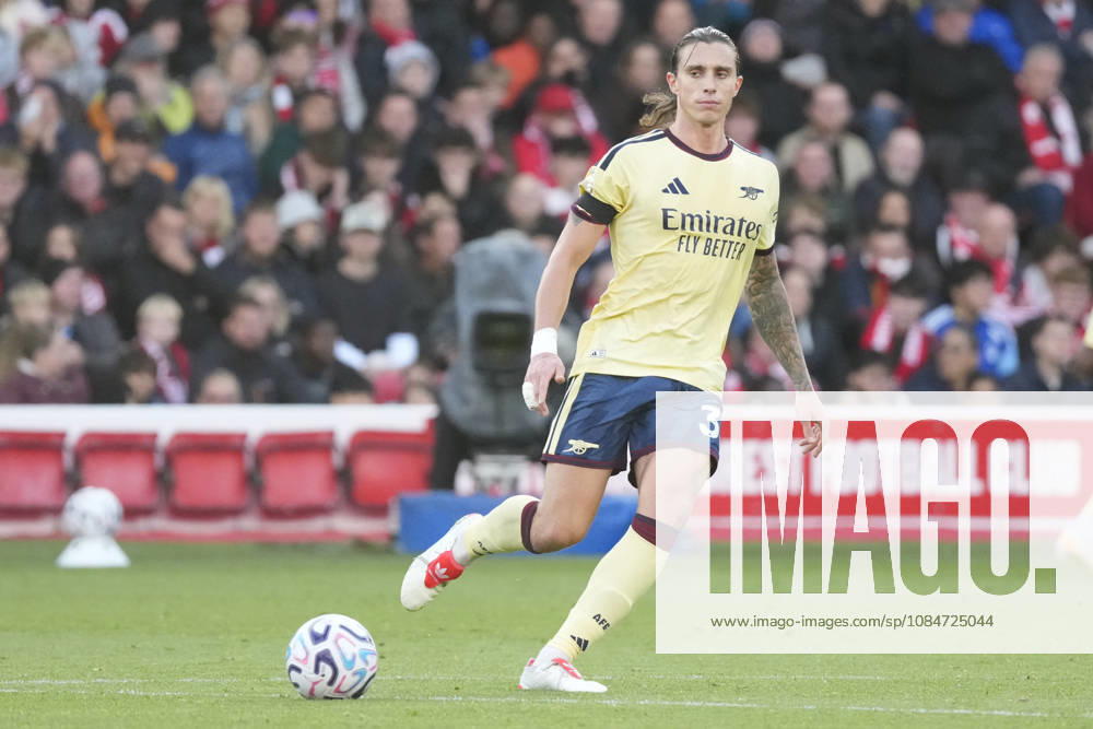 City Ground NOTTINGHAM, ENGLAND - OCTOBER 18th : Riccardo Calafiori of Arsenal FC seen in action during the Premier league football match between Nottingham Forest and Arsenal FC at the City Ground on October 18th, 2026 in Nottingham, England. (Paul Bonser Sports Press Photo SPP)