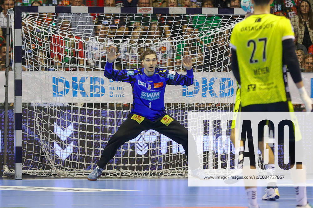 Opel HBL SC Magdeburg vs. TVB Stuttgart, from left: Dominik Kuzmanovic (Magdeburg), 1 on a penalty throw (Magdeburg)