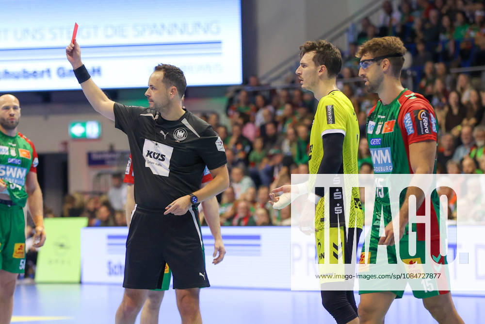 Handball Opel HBL SC Magdeburg vs. TVB Stuttgart, from left: Philipp Meyer (Stuttgart), 27: Red card, sent off, Magdeburg
