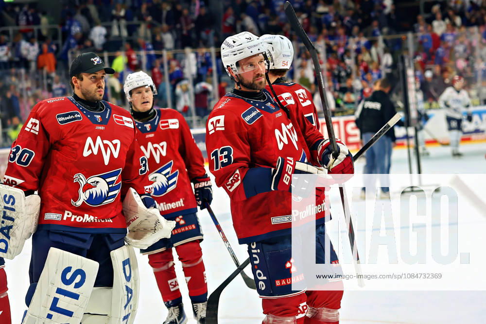 Brooks Macek, Adler Mannheim, 13 disappointed after the 1–2 loss GER Adler Mannheim Wild Wings Schwennigen DEL Matchday 10, 2026–2027 season 18 10 2026 GER Adler Mannheim Wild Wings Schwennigen DEL Matchday 10, 2026, 2027, October 18, 2026, Mannheim