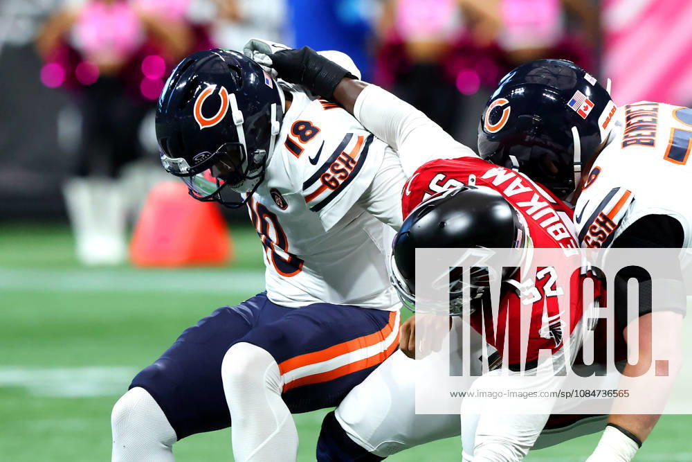 ATLANTA, GA - OCTOBER 18: Samson Ebukam (52) of the Atlanta Falcons grabs Caleb Williams (18) of the Chicago Bears during the Sunday afternoon NFL, American Football Herren, USA game between the Atlanta Falcons and the Chicago Bears on October 18, 2026 at the Mercedes-Benz Stadium in Atlanta, GA. (Photo by David J. Griffin Icon Sportswire) NFL: OCT 18 Bears at Falcons Icon9532610180055