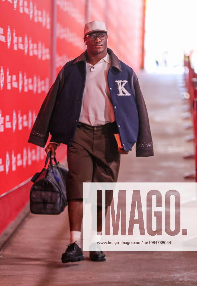 Oct 18, 2026: Kansas City Chiefs running back Kenneth Walker (9) arrives at the stadium in Kansas City, MO, USA; at Arrowhead Stadium. Mandatory Credit: -Cal Media NFL, American Football Herren, USA 2026: Chargers Vs Chiefs OCT 18 - ZUMAc04_ 20261018_zma_c04_003