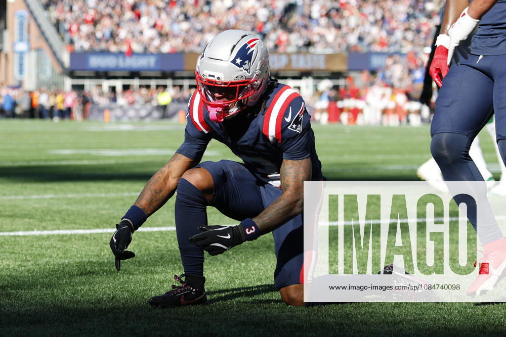 New England Patriots wide receiver DeMario Douglas celebrates his touchdown against the New York Jets during the first half at Gillette Stadium in Foxborough, Massachusetts on Sunday, October 18, 2026. BOP20261018010 CJxGUNTHER
