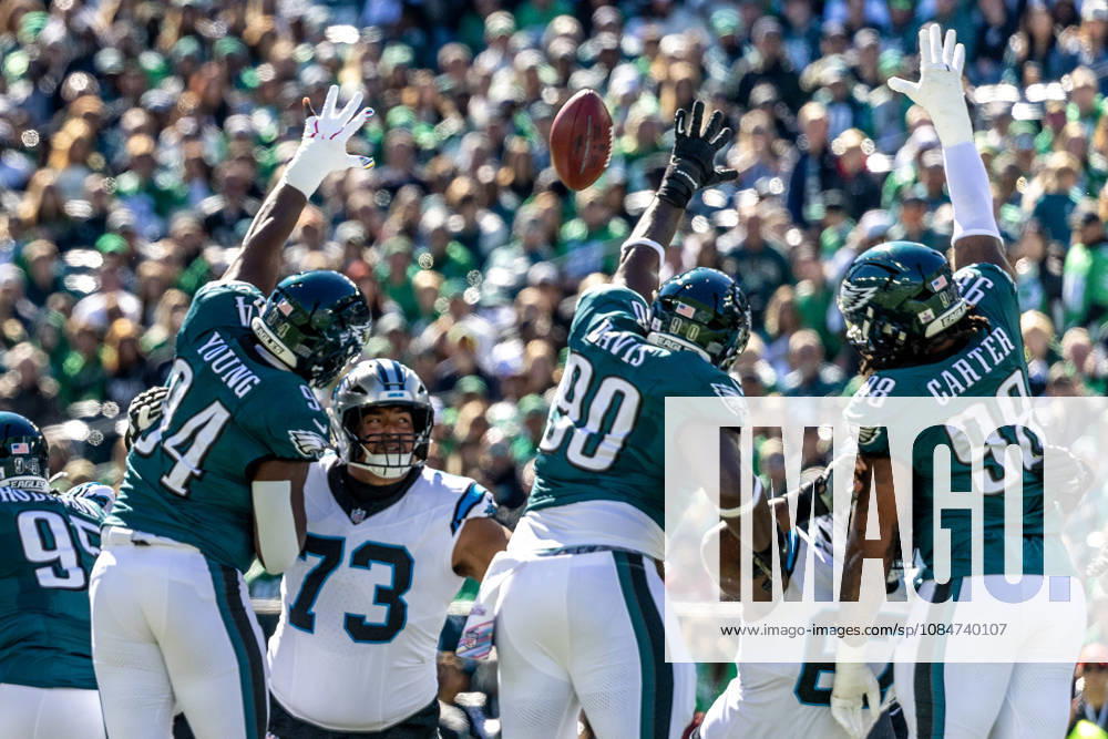 Philadelphia Eagles defensive tackle Byron Young (94), defensive tackle Jordan Davis (90) and defensive tackle Jalen Carter (98) attempt to block a field goal by Carolina Panthers kicker Ryan Fitzgerald (10) in the first quarter of NFL, American Football Herren, USA action at Lincoln Financial Field in Philadelphia, Pennsylvania on Sunday, October 18, 2016. PHI20261018005 LAURENCExKESTERSON