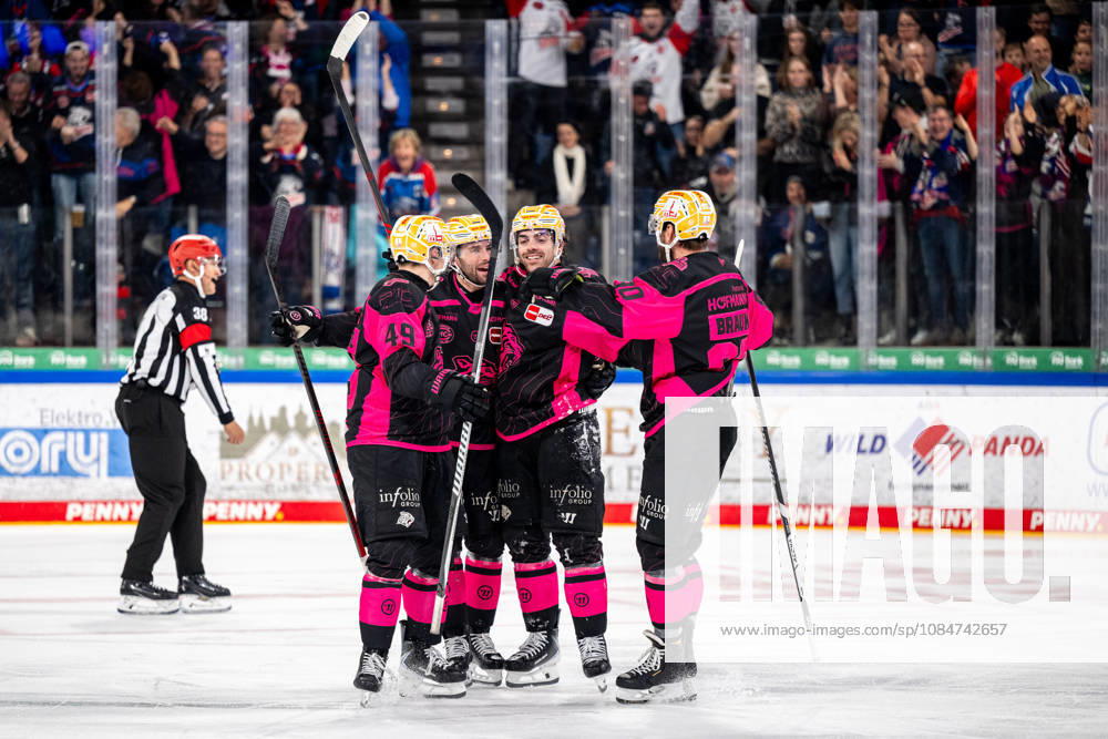 Ice Hockey Season 2026–2027 Penny DEL Nuremberg Ice Tigers Icetigers Red Bull Munich ThHa Goal celebration, joy, cheering Jackson Cates 26, Nuremberg Ice Tigers, NIT Evan Barratt 10, Nuremberg Ice Tigers, NIT Thomas Heigl 49, Nuremberg Ice Tigers, NIT Constantin Braun 90, Nuremberg Ice Tigers, NIT