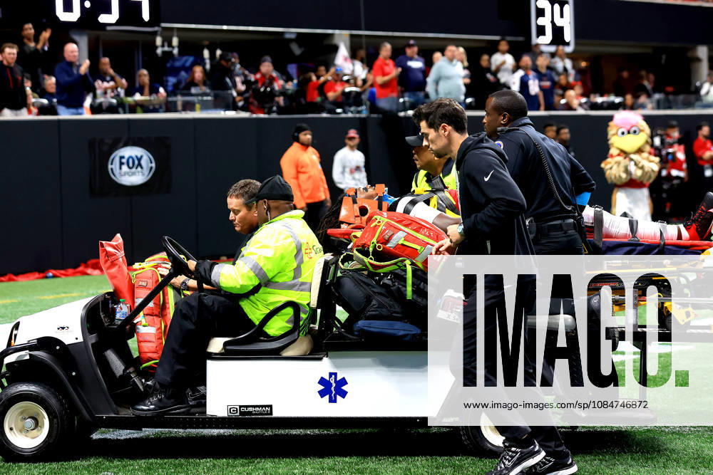 ATLANTA, GA - OCTOBER 18: Kendal Daniels (53) of the Atlanta Falcons is carries off the field on the medical cart during the Sunday afternoon NFL, American Football Herren, USA game between the Atlanta Falcons and the Chicago Bears on October 18, 2026 at the Mercedes-Benz Stadium in Atlanta, GA. (Photo by David J. Griffin Icon Sportswire) NFL: OCT 18 Bears at Falcons Icon9532610180518