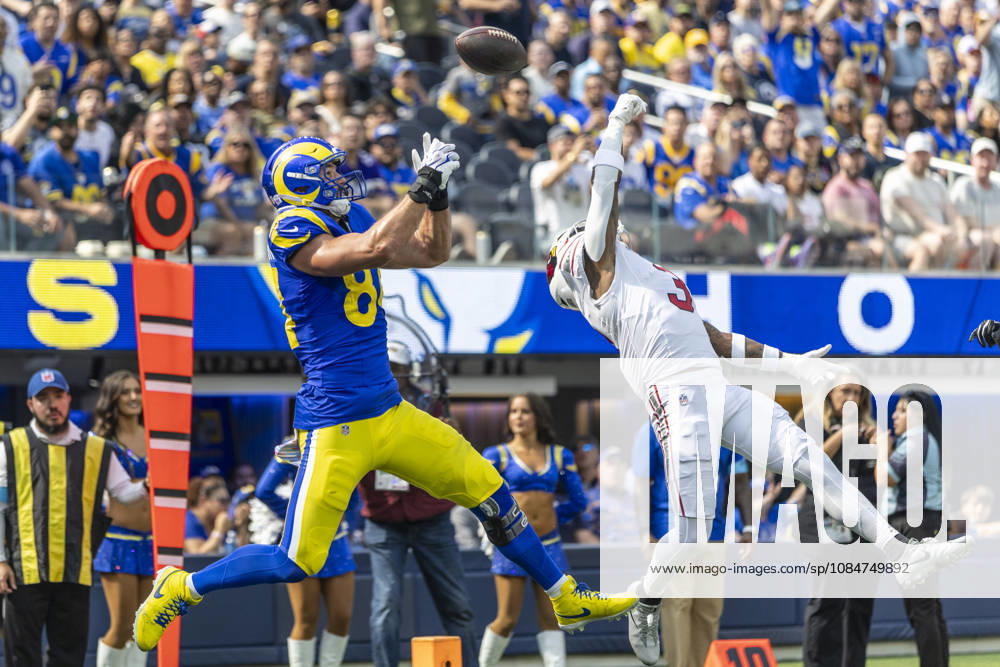 INGLEWOOD, CA - OCTOBER 18: Los Angeles Rams tight end Colby Parkinson (84) has a catch broken up by Arizona Cardinals safety Budda Baker (3) in the first half of an NFL, American Football Herren, USA football game between the Arizona Cardinals and Los Angeles Rams at SoFi Stadium, Sunday, October 18, 2026, in Inglewood, California. (Photo by Tony Ding Icon Sportswire) NFL: OCT 18 Cardinals at Rams Icon46520261018010