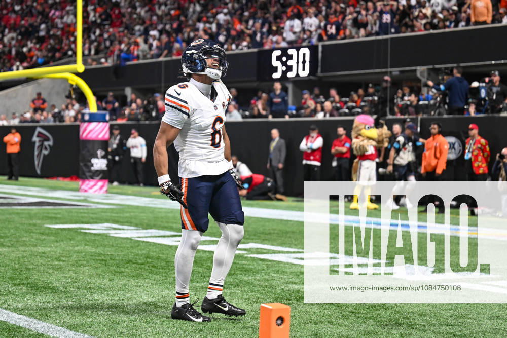 ATLANTA, GA - OCTOBER 18: Chicago cornerback Kyler Gordon (6) reacts during the NFL, American Football Herren, USA game between the Chicago Bears and the Atlanta Falcons on October 18th, 2026 at Mercedes-Benz Stadium in Atlanta, GA. (Photo by Rich von Biberstein Icon Sportswire) NFL: OCT 18 Bears at Falcons Icon261018040