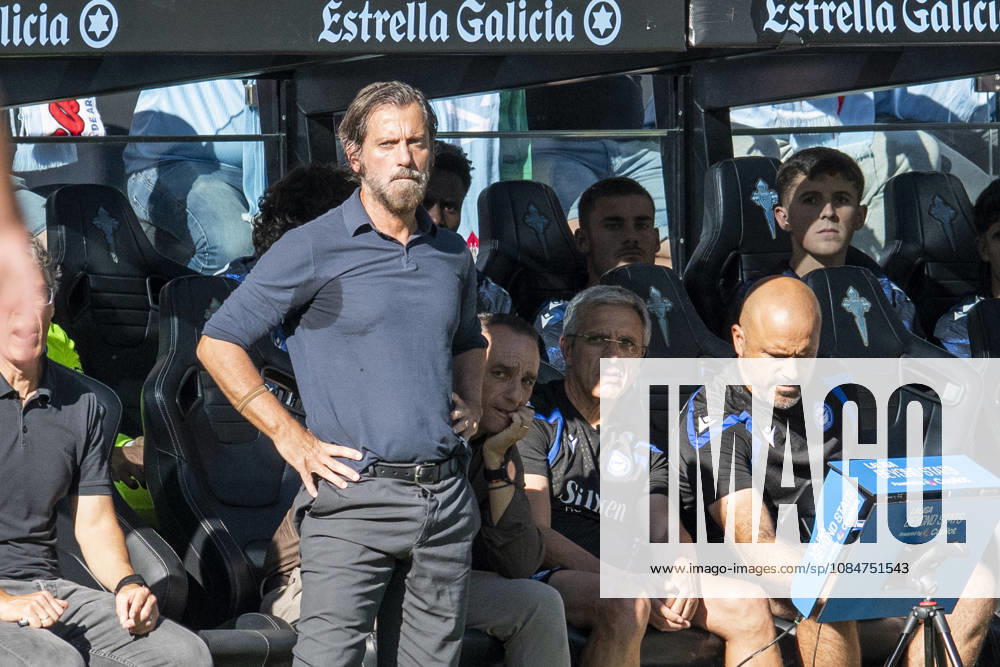 La Liga: EA Sports RC Celta vs. Deportivo Alavés. Quique Sánchez Flores of Alavés during Matchday 9: RC Celta vs. Deportivo Alavés on October 18, 2026, at Abanca Balaidos Stadium, Vigo, Spain