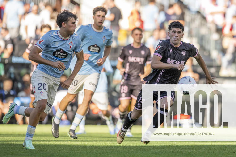 La Liga: EA Sports RC Celta vs. Deportivo Alavés. Javier Rodríguez of Celta and Carles Alena of Alavés during Matchday 9: RC Celta vs. Deportivo Alavés on October 18, 2026, at Abanca Balaidos Stadium, Vigo, Spain