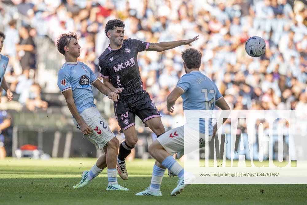 La Liga: EA Sports RC Celta vs. Deportivo Alavés. Javier Rodríguez of Celta and Carles Alena of Alavés during Matchday 9: RC Celta vs. Deportivo Alavés on October 18, 2026, at Abanca Balaidos Stadium, Vigo, Spain