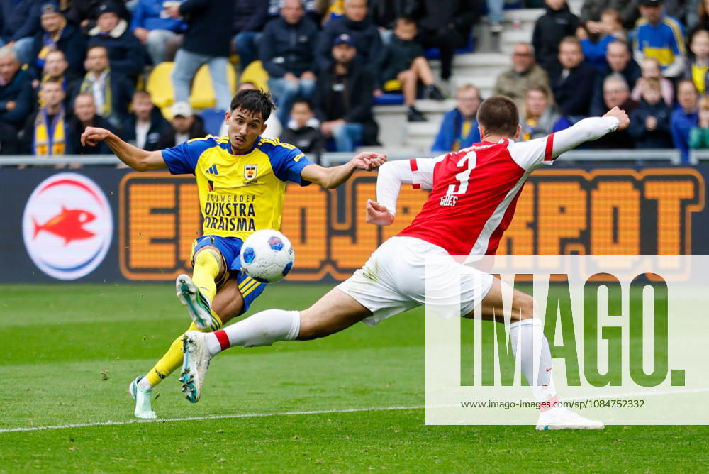Ilyes Hamache of SC Cambuur scores the 2-1 during the Eredivisie 2026 27 match between SC Cambuur and AZ Alkmaar at Kooi Stadium on October 18, 2026 in Leeuwarden, Netherlands.