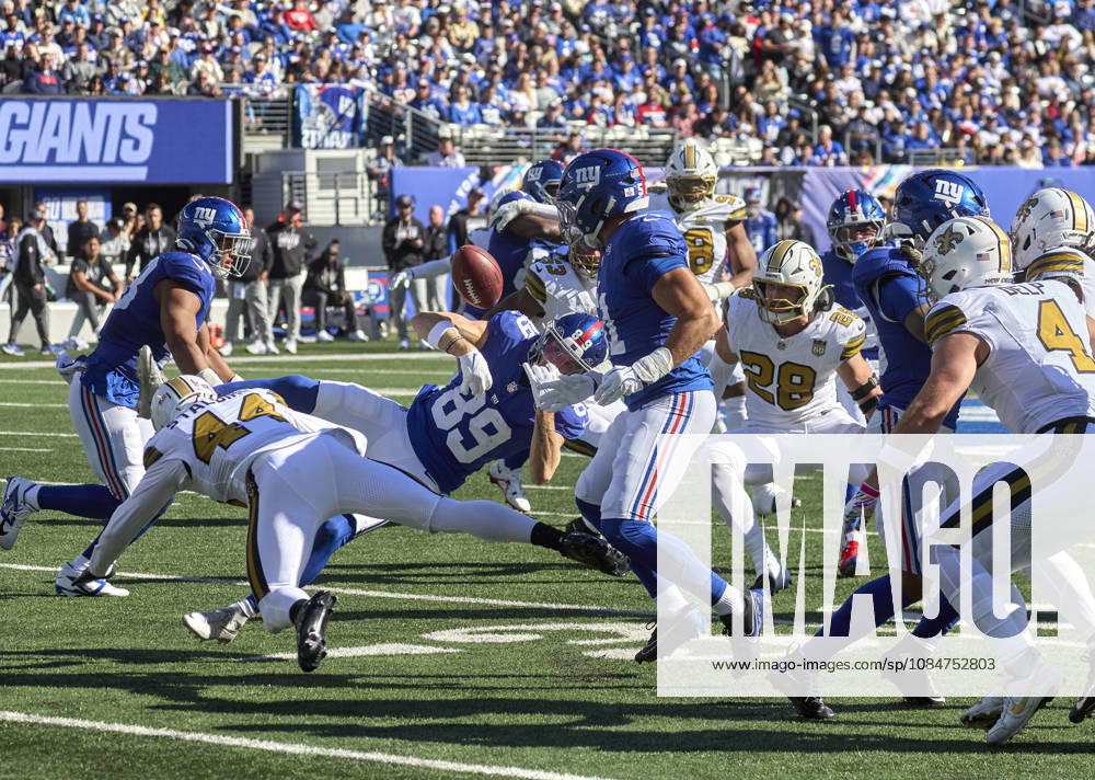 New York Giants kick returner Charlie Jones (89) fumbles after a hit by New Orleans Saints linebacker Isaiah Stalbird (44) during a NFL, American Football Herren, USA game at MetLife Stadium in East Rutherford, New Jersey. CSM East Rutherford United States - ZUMAc04_ 20261018_zma_c04_077