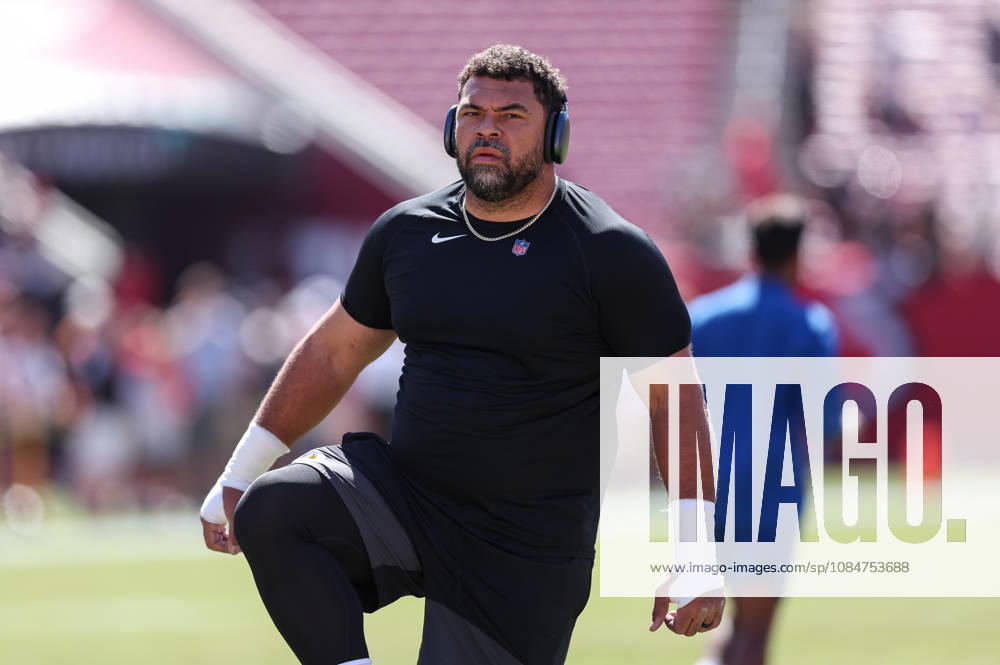 Oct 18, 2026; Tampa, FL, USA; Pittsburgh Steelers defensive end Cameron Heyward (97) looks on during pregame warms up before an NFL, American Football Herren, USA game against the Tampa Bay Buccaneers at Raymond James Stadium. The Steelers defeated the Buccaneers 26-19. Mandatory Credit: Taylor McFee-Cal Media NFL 2026: Steelers Vs Buccaneers OCT 18 - ZUMAc04_ 20261018_zma_c04_089