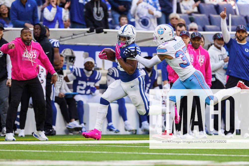 Oct 18, 2026; Indianapolis, IN, USA; Indianapolis Colts running back Jonathan Taylor (28) runs with the ball as Tennessee Titans safety Amani Hooker (37) pursues during NFL, American Football Herren, USA game action at Lucas Oil Stadium. Mandatory Credit: -Cal Media Indianapolis USA - ZUMAc04_ 20261018_zma_c04_025
