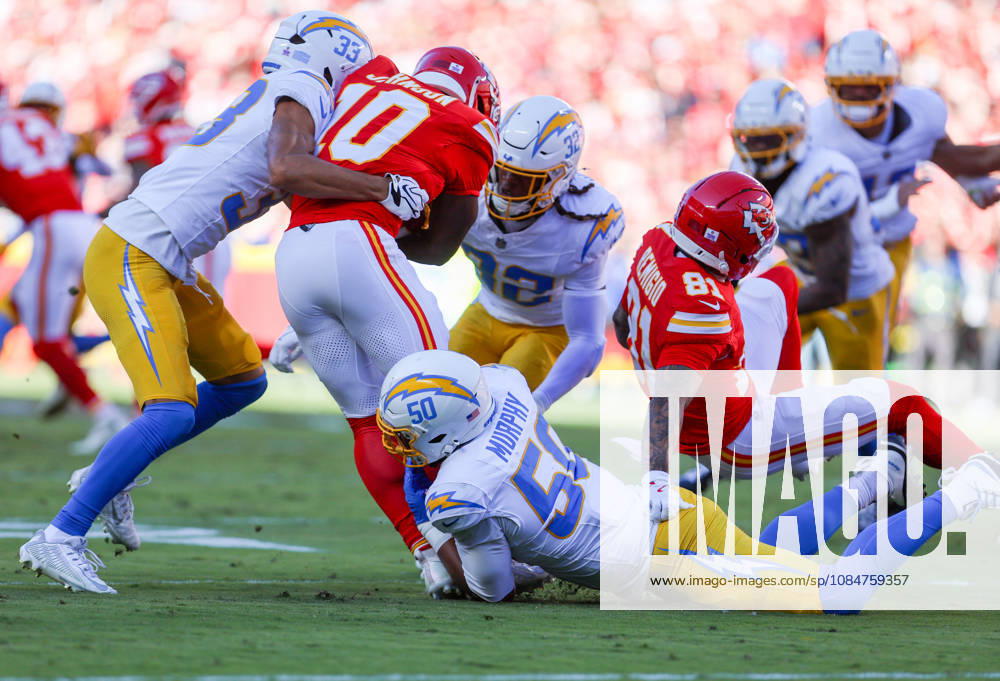 Oct 18, 2026: Kansas City Chiefs running back Emmett Johnson (10) fields and returns the ball against the Los Angeles Chargers in Kansas City, MO, USA; at Arrowhead Stadium. Mandatory Credit: -Cal Media NFL, American Football Herren, USA 2026: Chargers Vs Chiefs OCT 18 - ZUMAc04_ 20261018_zma_c04_245