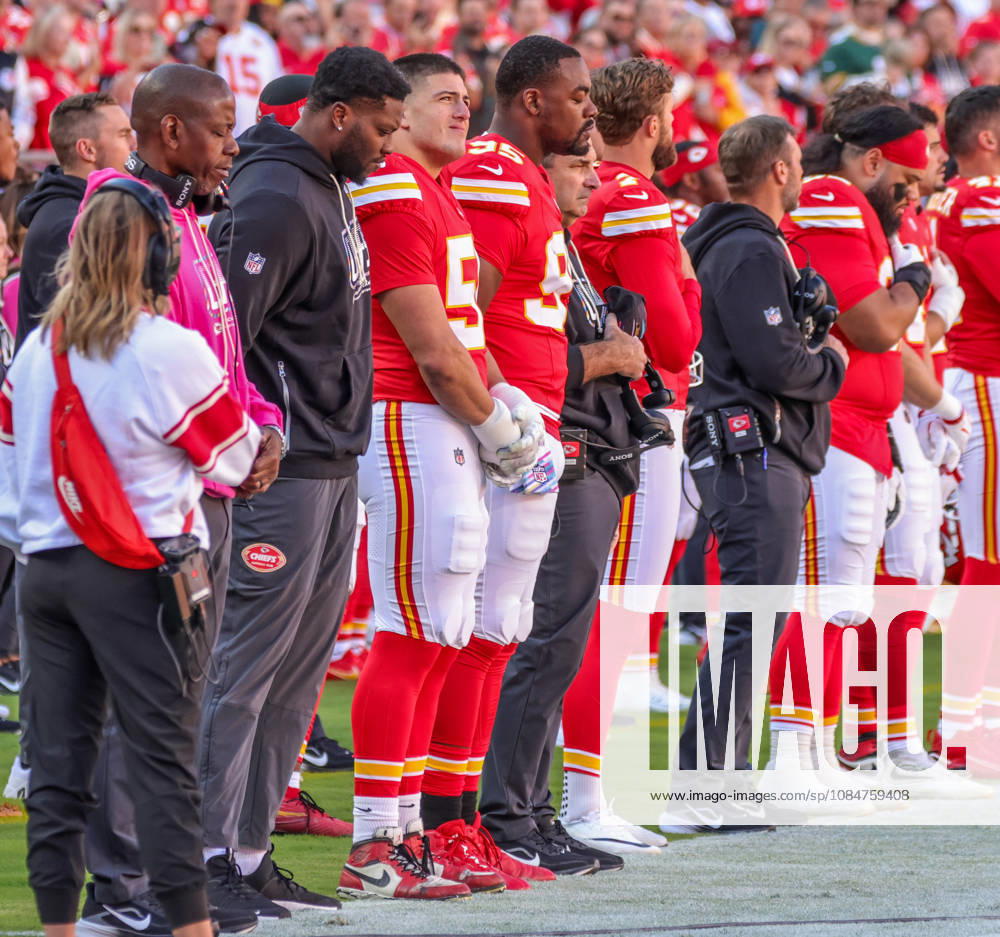 NFL, American Football Herren, USA 2026: Chargers Vs Chiefs OCT 18 Oct 18, 2026: Kansas City Chiefs defensive end George Karlaftis (56) and Kansas City Chiefs defensive tackle Chris Jones (95) during the national anthem in Kansas City, MO, USA; at Arrowhead Stadium. Mandatory Credit: Roman Puno-Cal Media (Credit Image: Â Roman Puno Cal Sport Media) Kansas City Mo USA