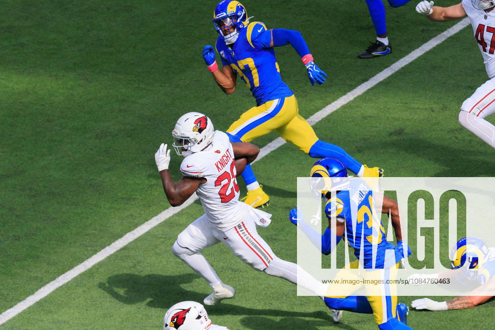 20 Bam Knight, RB of the Arizona Cardinals runs with the ball during a regular NFL, American Football Herren, USA game against the Los Angeles Rams on Sunday October 18, 2026 at SoFi Stadium in Inglewood, California. Rams lose to Cardinals, 16-18. JAVIER ROJAS PI Rams Vs. Cardinals - ZUMAp124 20261018_zaa_p124_064