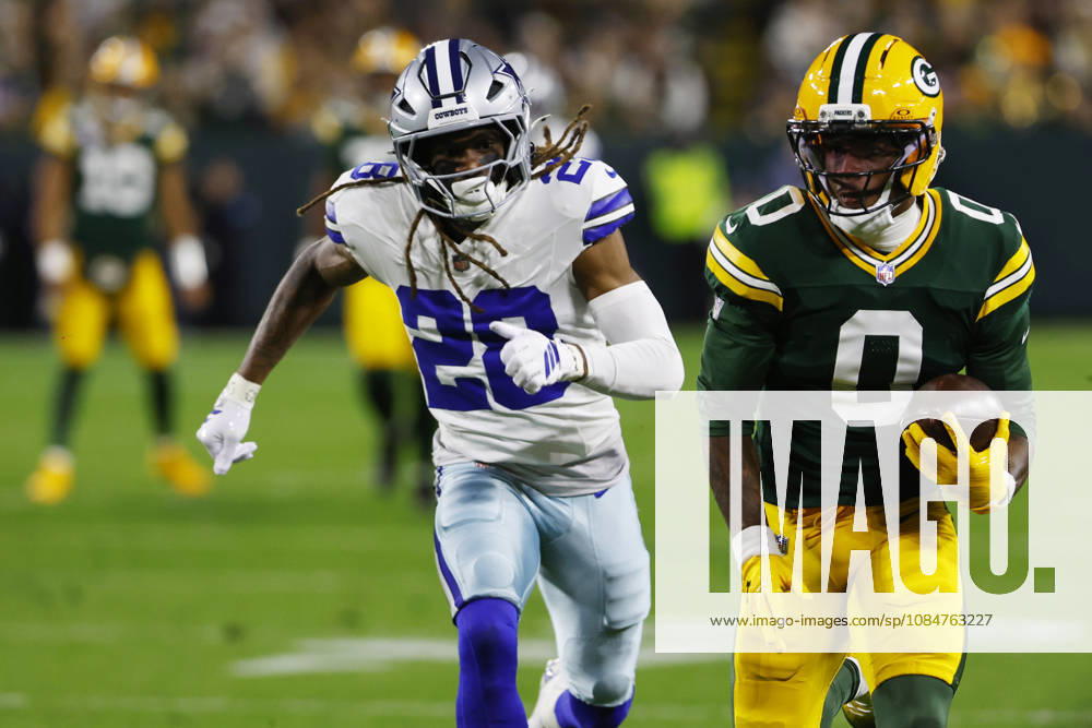 GREEN BAY, WI - OCTOBER 18: Dallas Cowboys cornerback Shavon Revel Jr. (28) chases Green Bay Packers wide receiver Matthew Golden (0) during a game between the Green Bay Packers and the Dallas Cowboys on October 18, 2026 at Lambeau Field in Green Bay, WI. (Photo by Larry Radloff Icon Sportswire) NFL, American Football Herren, USA OCT 18 Cowboys at Packers Icon2610181299