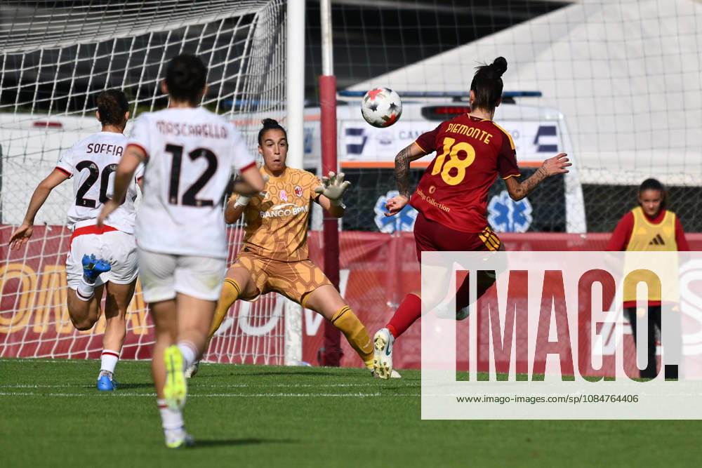 AS Roma v AC Milan - Serie A Women Martina Piemonte of A.S. Roma Femminile is in action during the Serie A Women Athora, match day 3, between A.S. Roma and A.C. Milan Femminile, at the Tre Fontane Stadium in Roma, Italy, on October 18, 2026. Rome Italy Italy