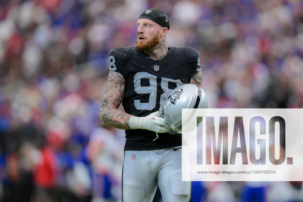 Las Vegas Raiders defensive end MAXX CROSBY (98) Walk off the field during week 6 NFL, American Football Herren, USA game at the Allegiant stadium in Las Vegas. The Buffalo Bills Defeated The Las Vegas Raiders 33-30 - ZUMAo117 20261018_zsp_o117_042