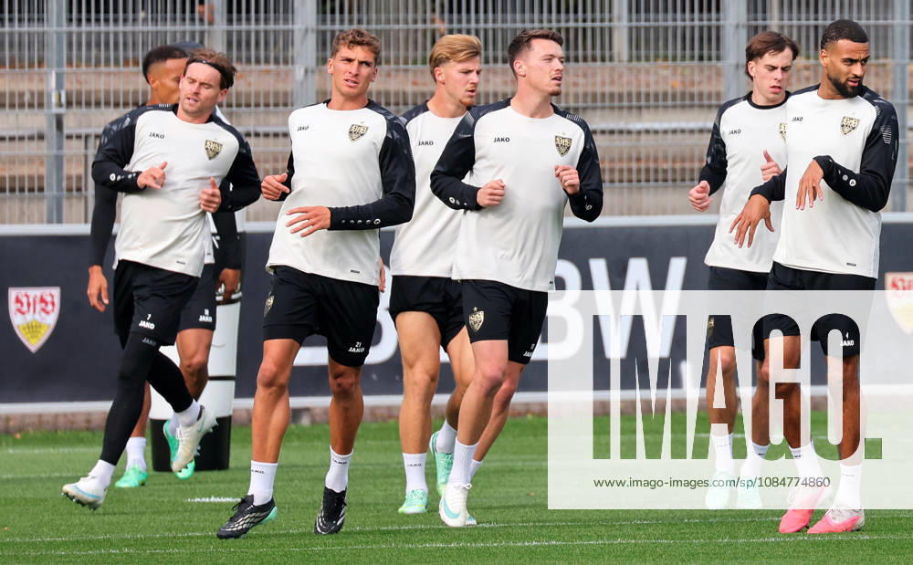 Stuttgart, Soccer, UEFA Champions League, 2026–2027 season, VfB Stuttgart practice, Maximilian Mittelstädt on the left