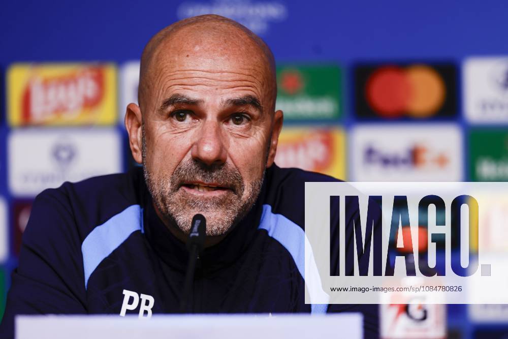 , Estadio do Dragao , season 2026 2027 , UEFA Champions League football , press conference, PK, Pressekonferenz PSV , Picture shows PSV trainer coach Peter Bosz during the press conference Press conference and training PSV x208820498x