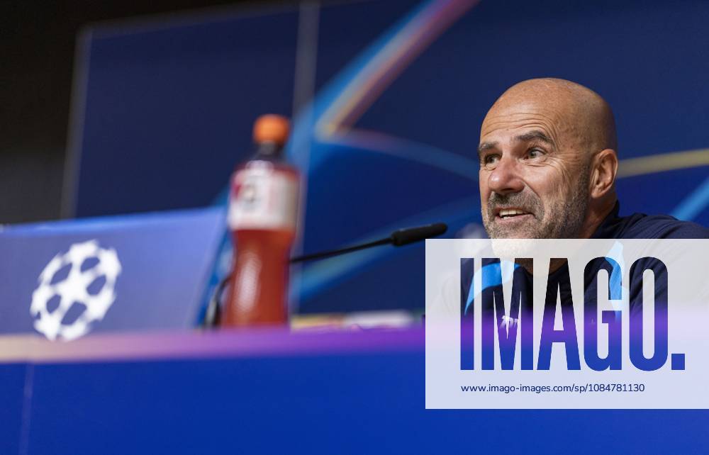 PORTO - PSV Eindhoven coach Peter Bosz of PSV Eindhoven during a press conference, PK, Pressekonferenz the day before the Champions League match between Porto and PSV Eindhoven at the Estadio Do Dragao, on October 19, 2026 in Porto, Portugal. MORITZ MUELLER ANP ANPxSportx IVx 572984568 originalFilename: 572984568
