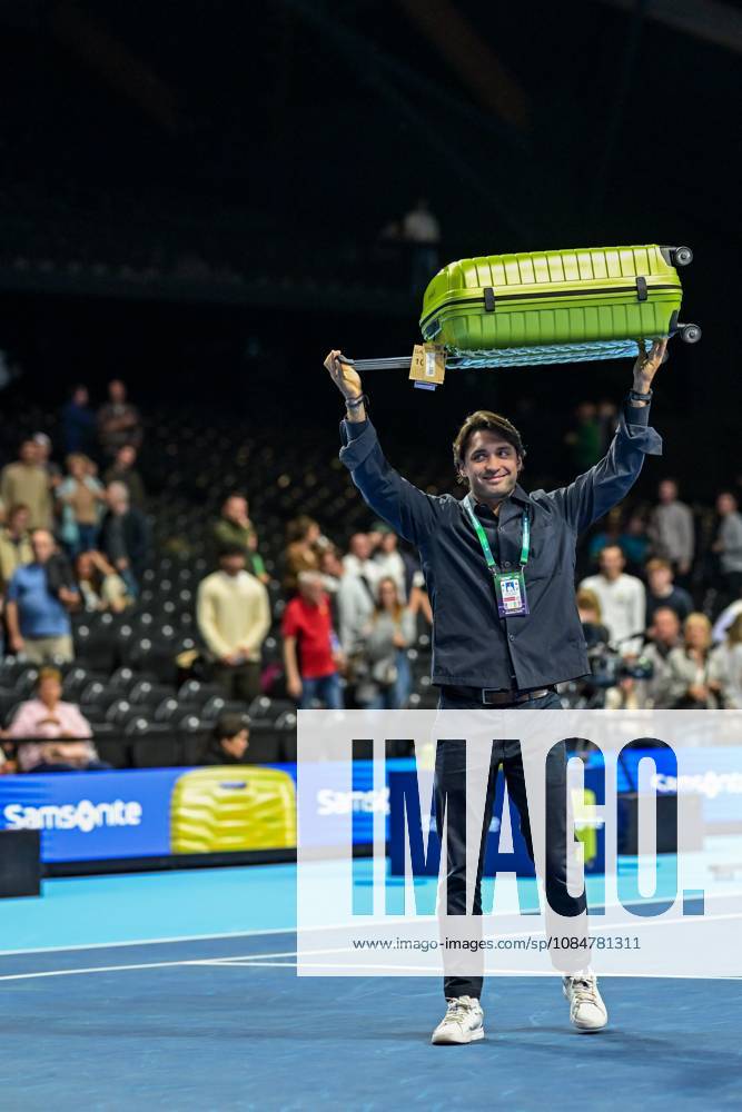 Samsonite win action for supporters pictured during the European Open ATP, Tennis Herren tennis tournament in Brussels, on 19 October. This year s edition of the tournament is taking place from 17 to 25 October DAVIDxPINTENS x190317154x