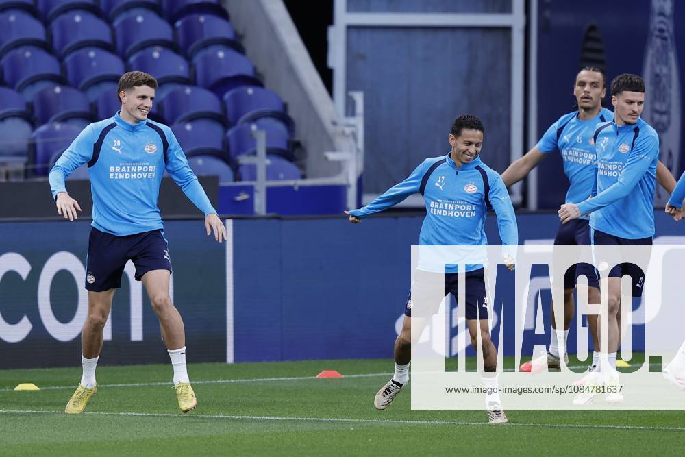 , Estadio do Dragao , season 2026 2027 , UEFA Champions League football , press conference, PK, Pressekonferenz PSV , Picture shows players of PSV during the warming up Press conference and training PSV x208823014x