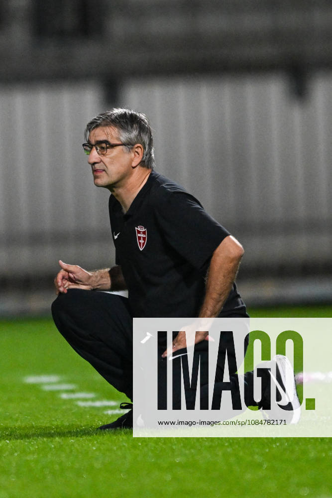 Ivan Juric, Head Coach of AC Monza, during the Serie A soccer match between AC Monza and Cagliari Calcio the Brianteo Stadium in Monza, north Italy - October 19, 2026. - Soccer.