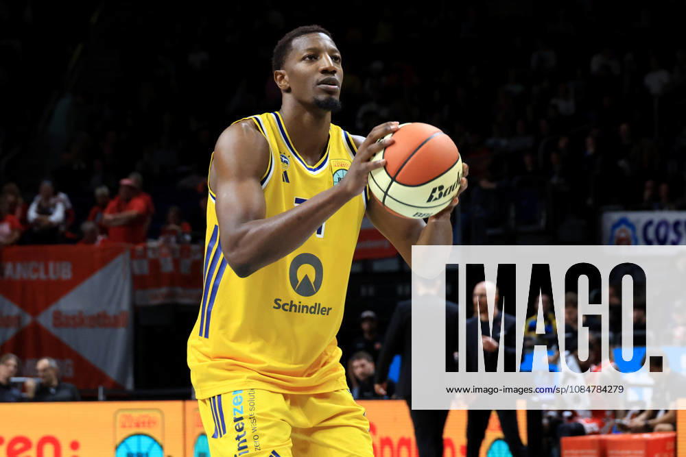 Germany, GER, DEU, Basketball, BBL Cup, Day 1, 2026–2027 Season, Berlin, ALBA Berlin vs. Bamberg, free throw by Sima Fatty Yankuba, ALBA Berlin 77, nordphoto GmbH, Engler Berlin, Uber Arena, Berlin, Germany